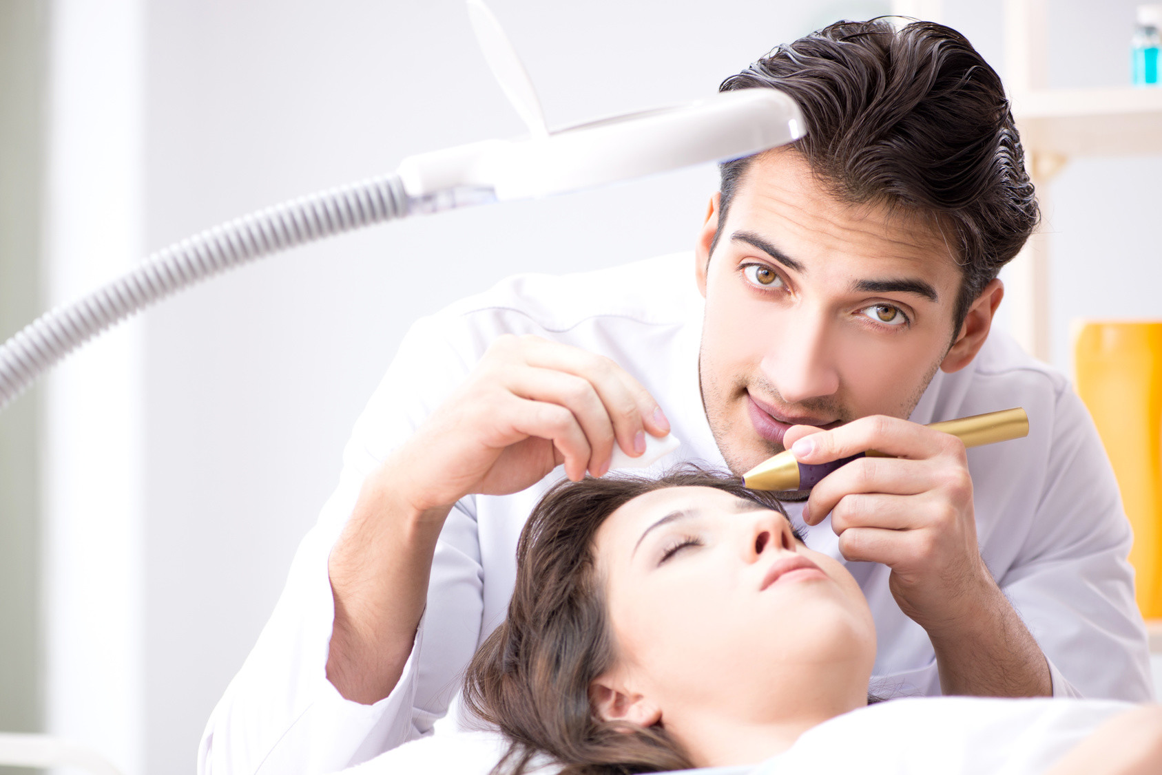 Nadelfreie Haartransplantation