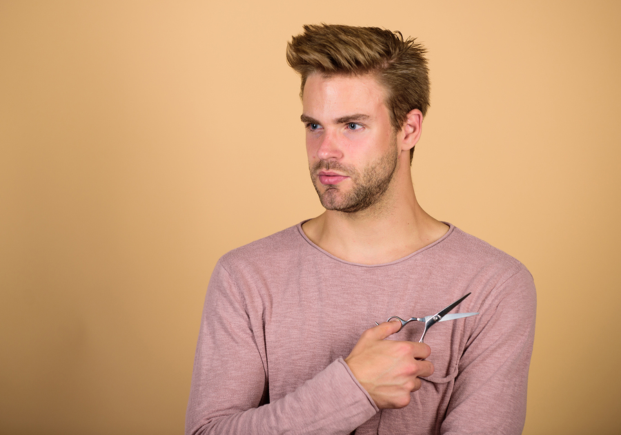Haare schneiden nach der Haarverpflanzung