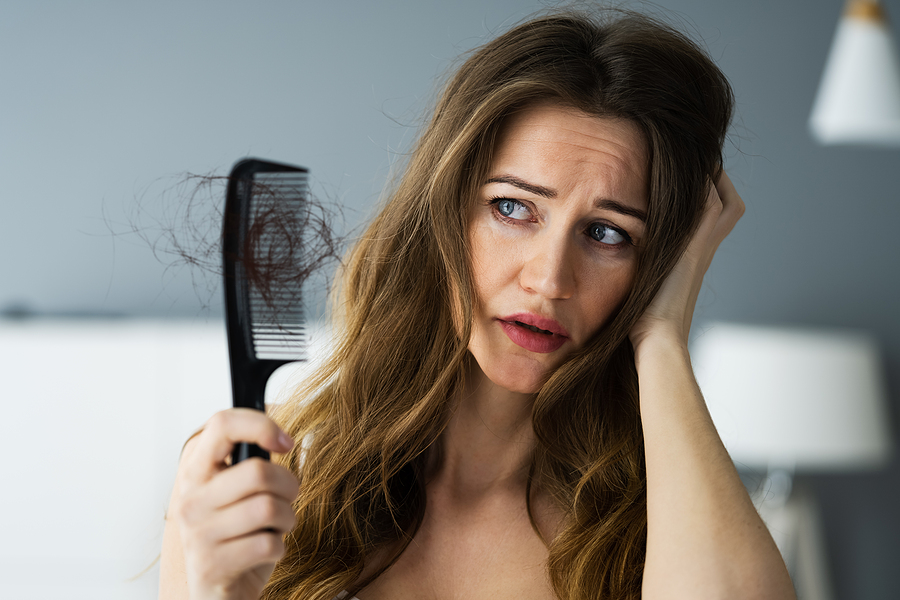 Mittel gegen Haarausfall bei Frauen - was wirklich hilft
